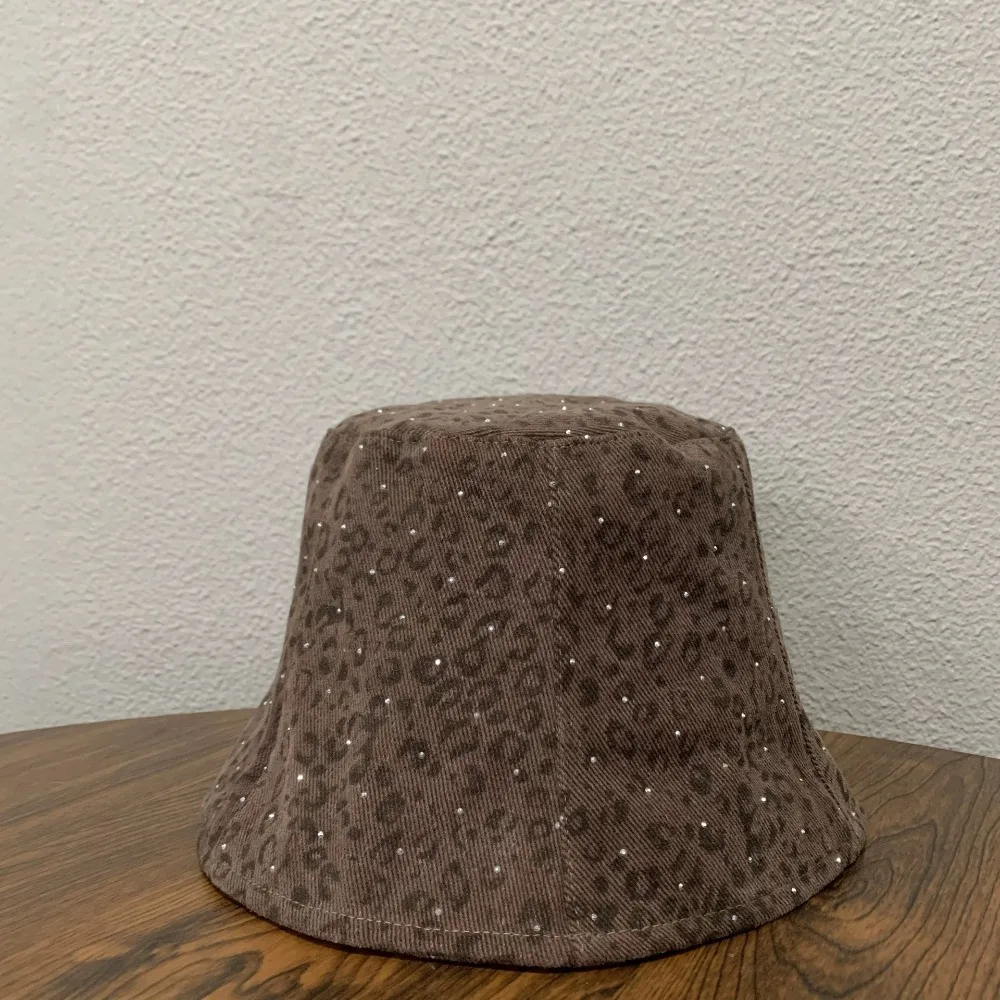 ليوبارد طباعة صياد قبعة مطرزة الراين دلو القبعات حافة كبيرة تغطي الوجه واقية من الشمس حوض قبعة الربيع الصيف