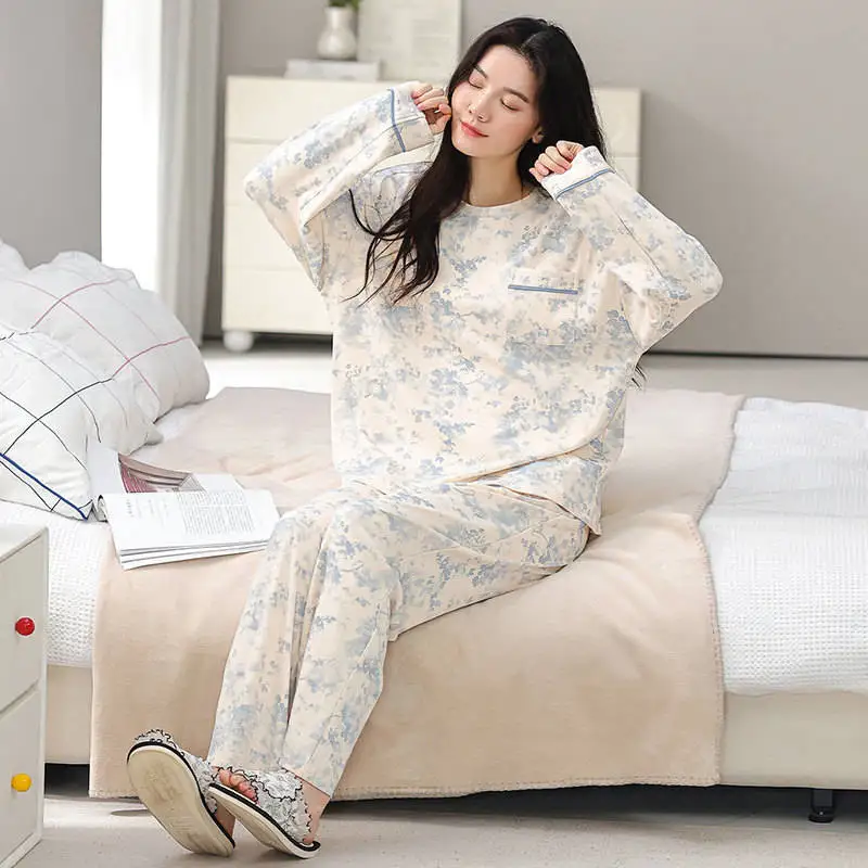 

Комплекты пижам с сердечками для женщин: элегантные, бесшовные, дышащие, с V-образным вырезом, коротким рукавом, длиной до колена, осенние