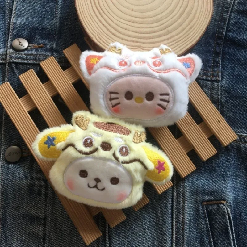 ハローキティシナモロールアニメかわいいサンリオファッション素敵な人形ブローチかわいい漫画学生通学服装飾おもちゃ