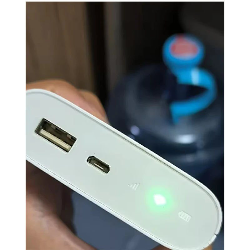 USED Router WIFI 4G MF855 4G Network WIFI Multi-User Hotspot Sharing 5000MAH Power Bank For ZMI