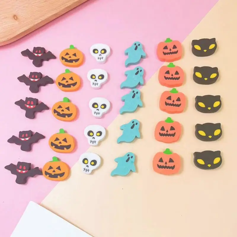 Náhodné 30pcs/pack halloween děti studenti kreativní osobnost papírnictví kreslený lebka tykev letouni duch vzhled mazací guma