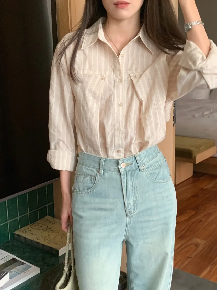 เสื้อสตรีลายทางแฟชั่น ดีไซน์โดดเด่น กระดุมเดี่ยว แขนยาว สไตล์หรูหรา เหมาะสำหรับใส่ทำงาน ฤดูใบไม้ผลิและฤดูใบไม้ร่วง