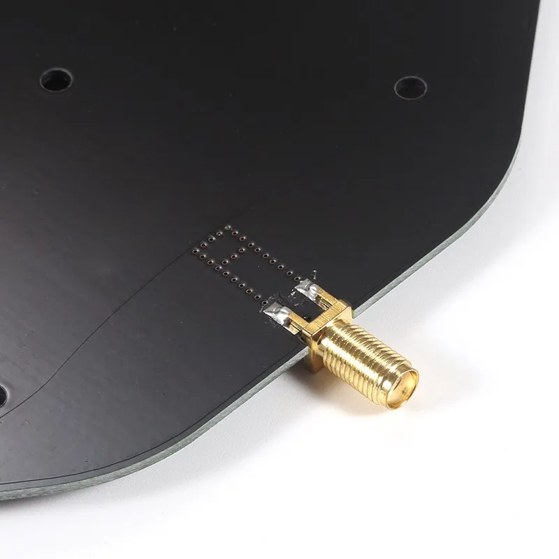 

B49C KM6-600/6000 Журнальная аэродинамическая антенна 600 МГц-6000 МГц с высоким коэффициентом усиления, направленная широкополосная антенна радиоприемника EMC