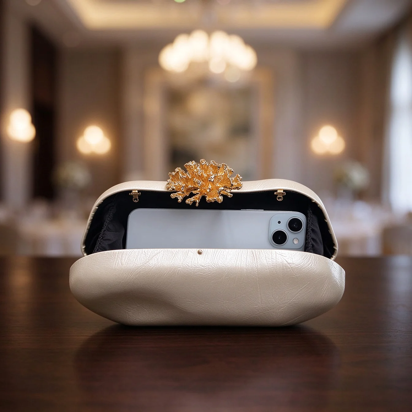 2026 New Women's Shoulder Bag Flower and Shell Bag Fashionable Wedding Banquet Evening Bag Bridal Handbag Clutch Bag