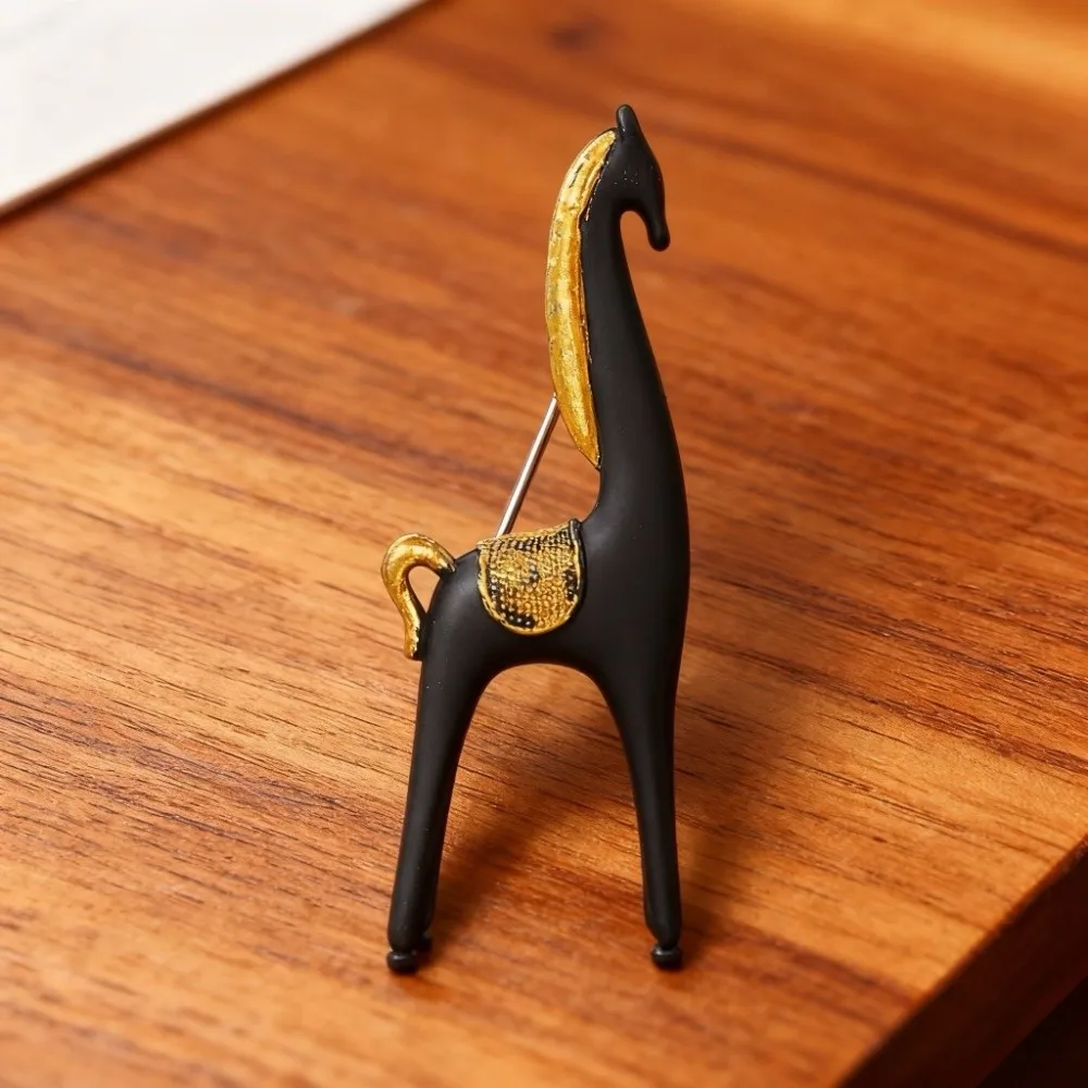 الحيوان الإبداعية الحصان دبابيس أنيقة شخصية زودياك الحصان دبابيس خمر مجوهرات المهر شارة دبوس الرجال دعوى الملحقات