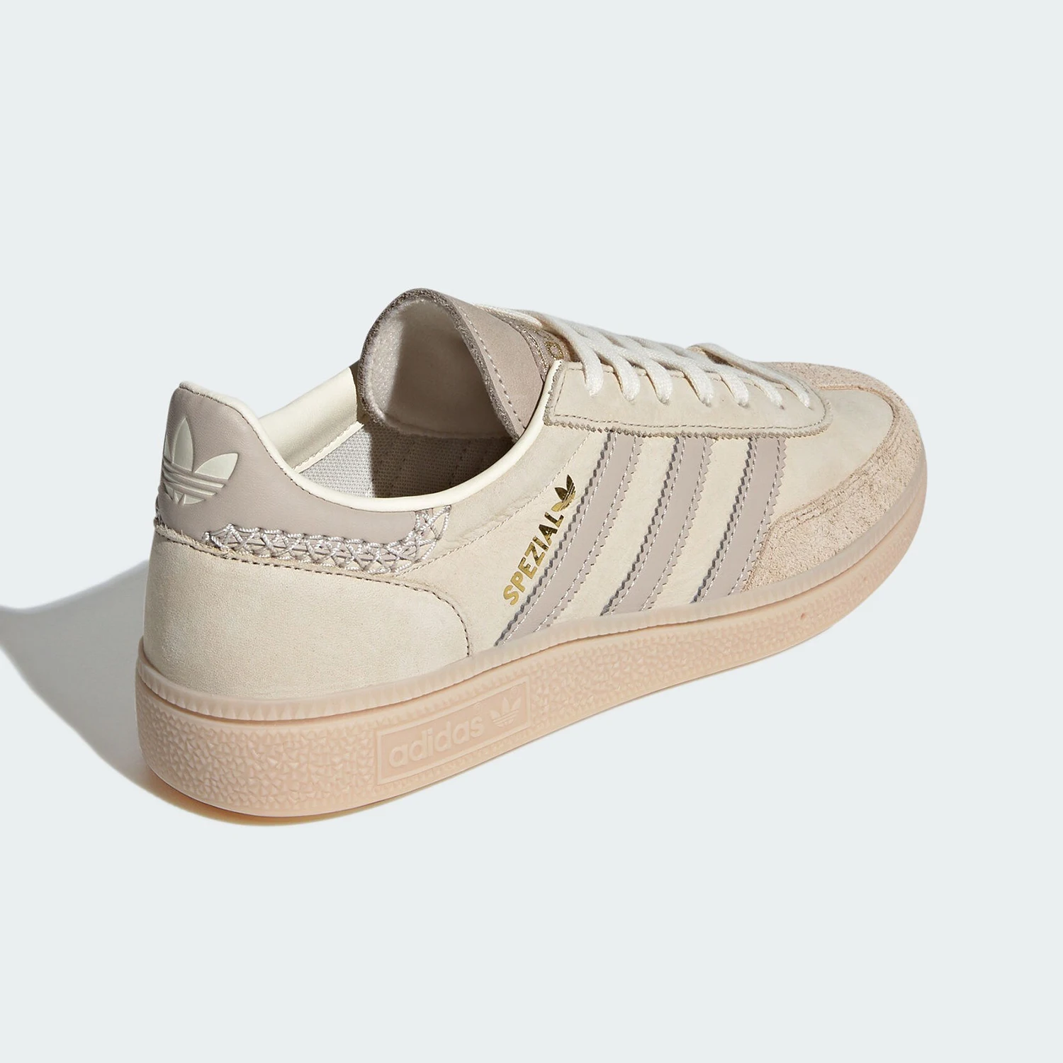 حذاء كرة اليد الكلاسيكي الرجعي للسيدات من Adidas Official Genuine Originals IE3699