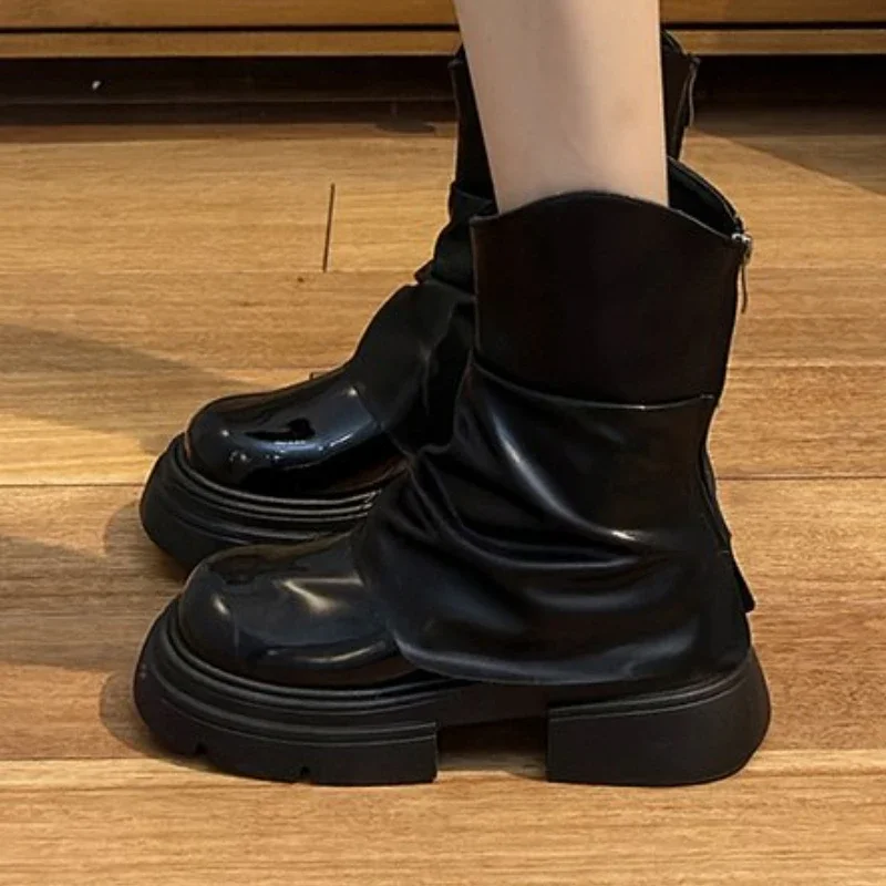 2024 New Winter Women\'s Thick Bottom Anti Slip Flat Round Head Pleated Back Zipper Fashion And Calf Warm Boots