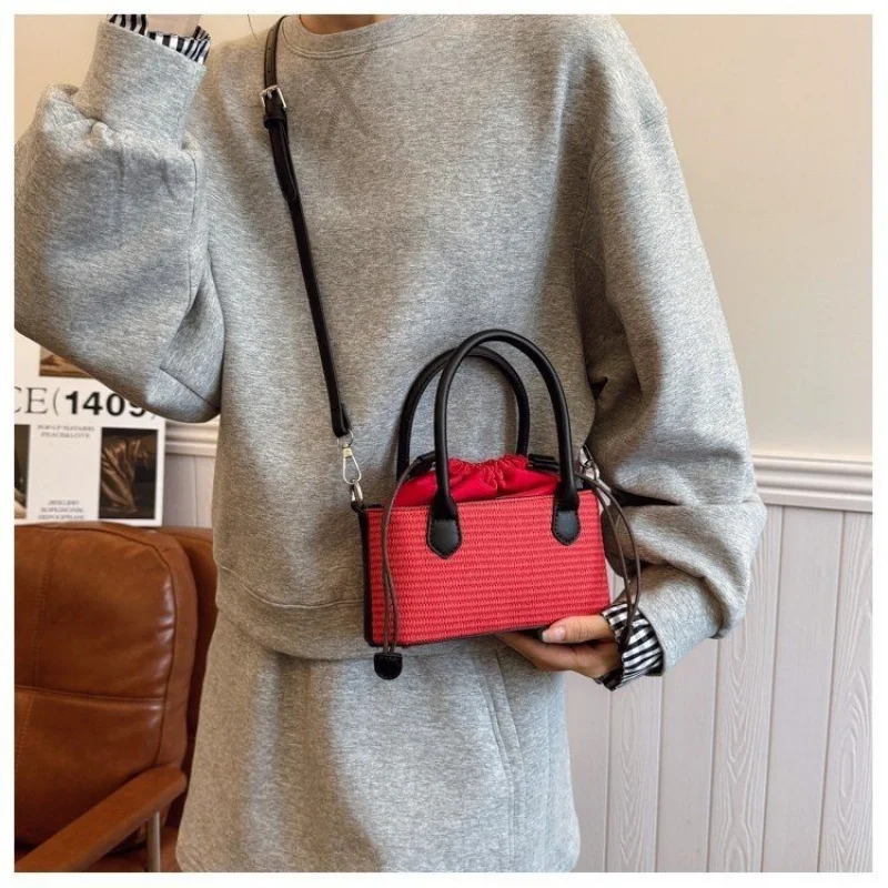 

Fashionable Women's Handbag Made Of Premium Leather Boasting Trendy Design And Casual Paris Style​