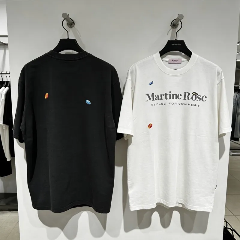Camisetas con etiqueta adhesiva pequeña de Martine Rose, camisetas de algodón con cuello redondo y manga corta, ropa de calle a la moda en blanco y negro, camisetas para hombres y mujeres