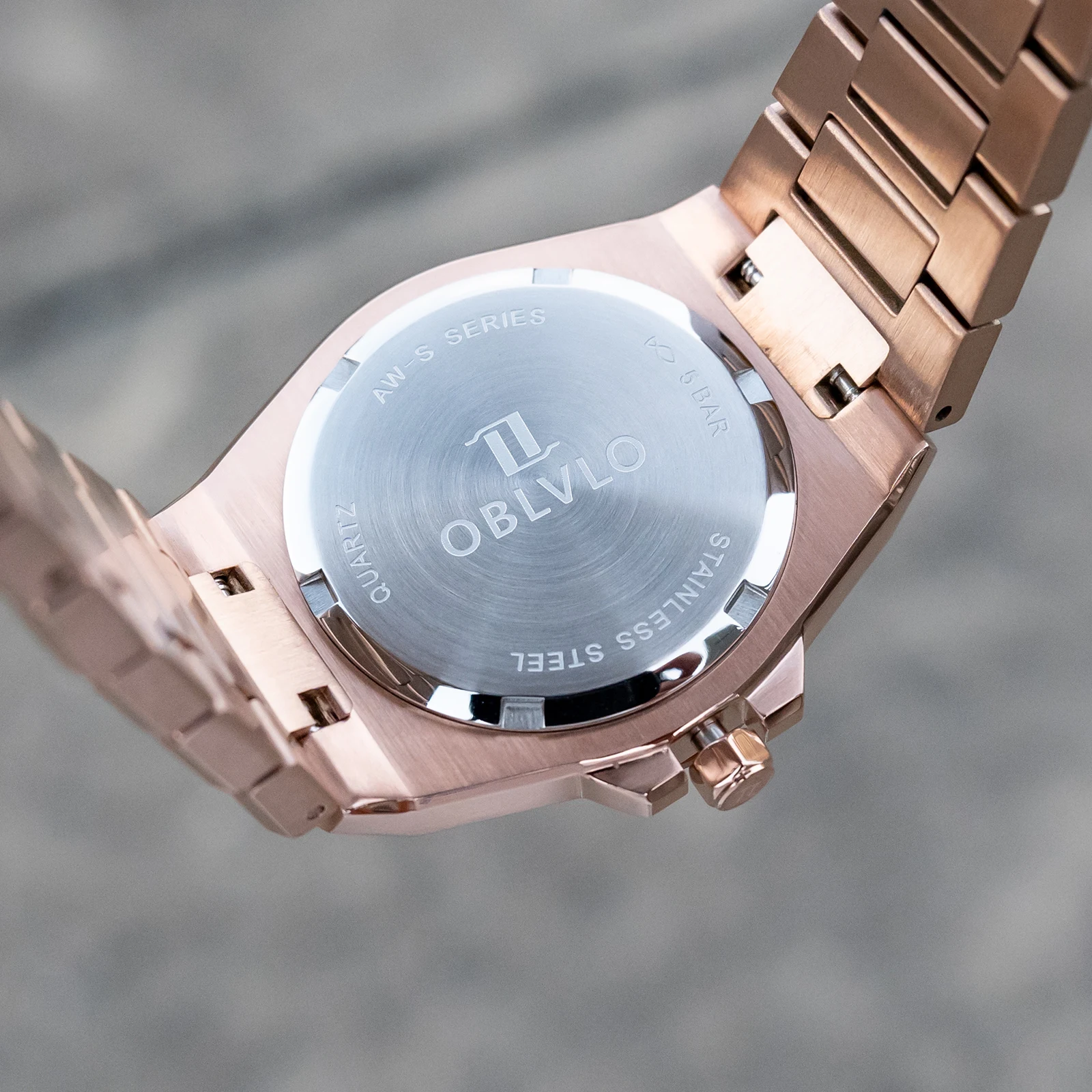 OBLVLO-ساعة رومانسية للنساء بمينا ذهبي وردي وبني ساعة رسمية كوارتز سويسرية وسوار عصري للسيدات ساعة AWS