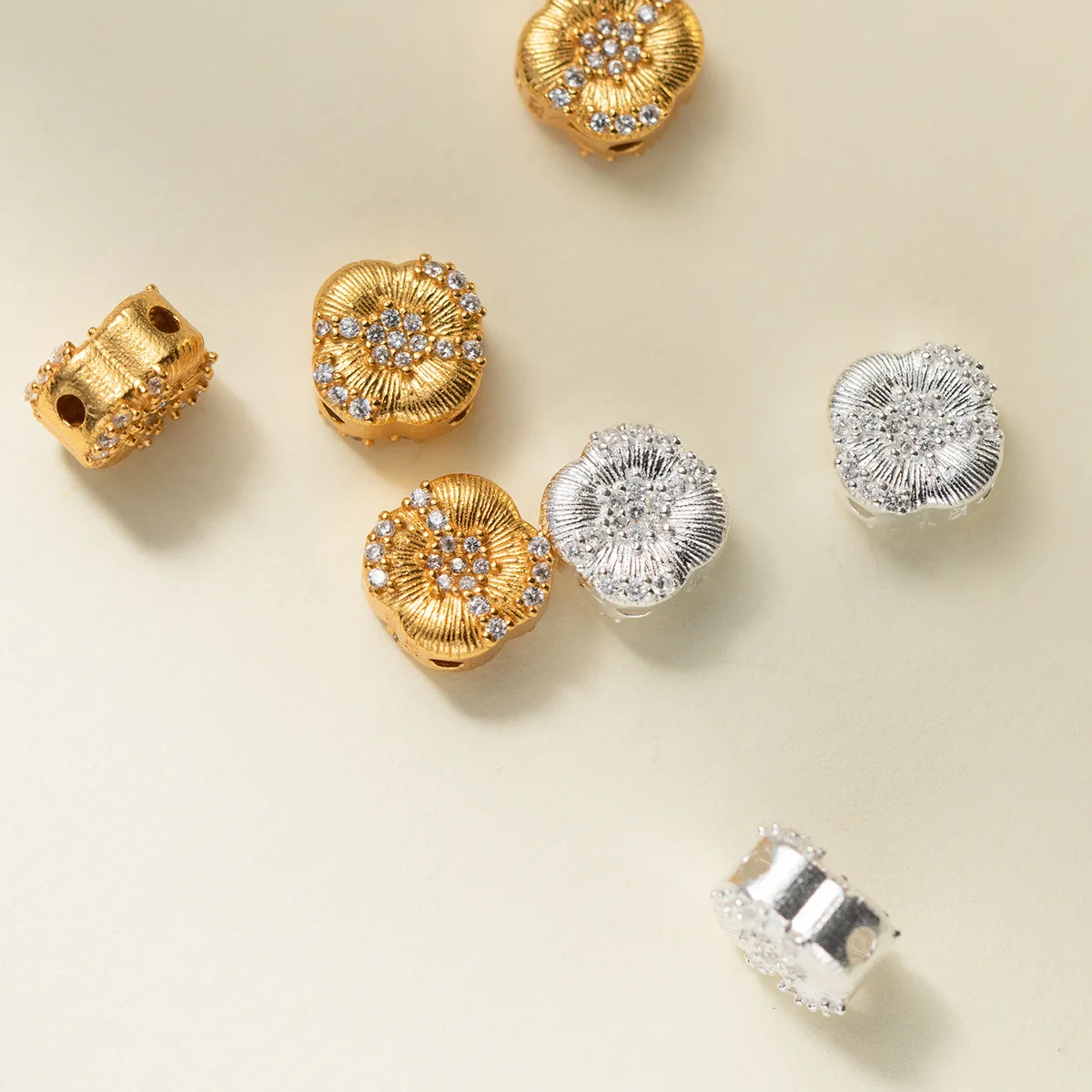 

1pc 925 Sterling Silver Zircon Clover Flower Beads 8x7.2x4.5mm Bracelets Necklace Earrings Silver Charms Spacer DIY Fine Jewelry