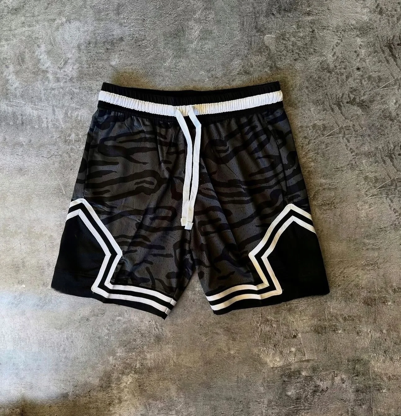 Shorts de sport décontractés pour hommes et femmes, idéaux pour la plage et le basketball, collection 2026, best-sellers pour la mode familiale et les vêtements pour enfants