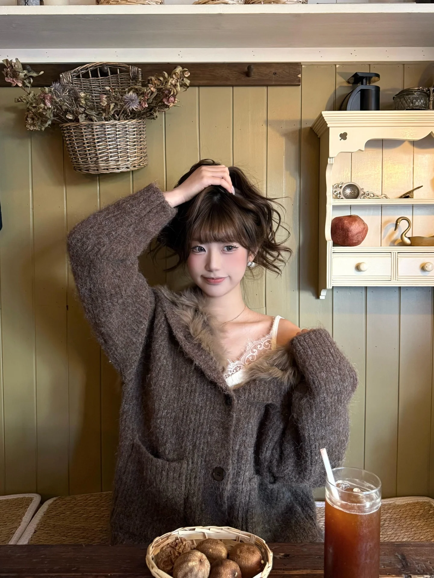 

Retro Large Collar Sweater Jacket Women Early Spring Thickened High-End Lazy Loose Knitted Open Cardigan Beautiful Top