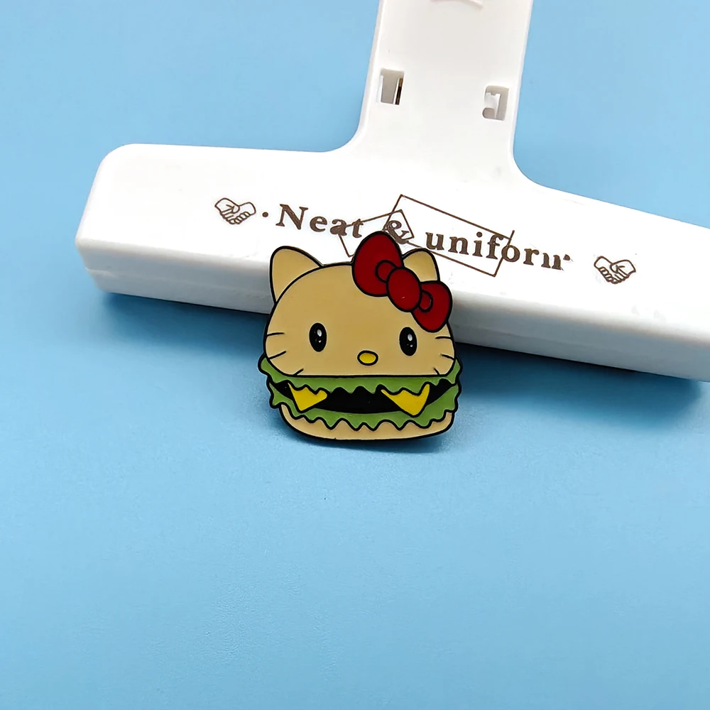 

1 шт., брошь с изображением кота Sanrio, гамбургер, «Hello Kitty», значок на лацкане, значок на рюкзак, одежда, модные ювелирные изделия, сумка, аксессуары для девочек