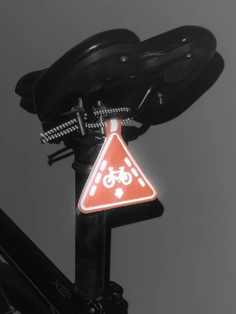 Placa reflectante para montar en bicicleta por la noche, cojín triangular colgante, señal de advertencia de seguridad, accesorios de decoración