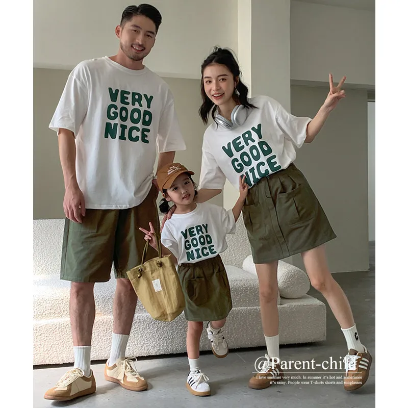 

Wholesal Family Clothes Mom Daughter Tops and Skirts Sets Korean Women Clothing Dad Son Child T Shirts Shorts Two Piece Outfits