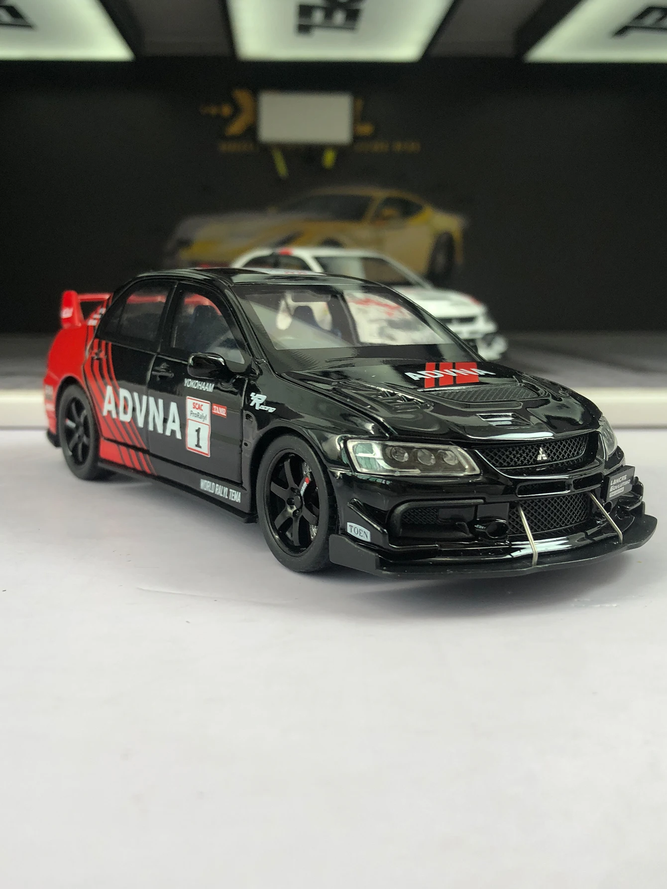 

1:32 имитация модифицированного спортивного автомобиля из цинкового сплава, статическое украшение, металлический коллекционный подарочный автомобиль