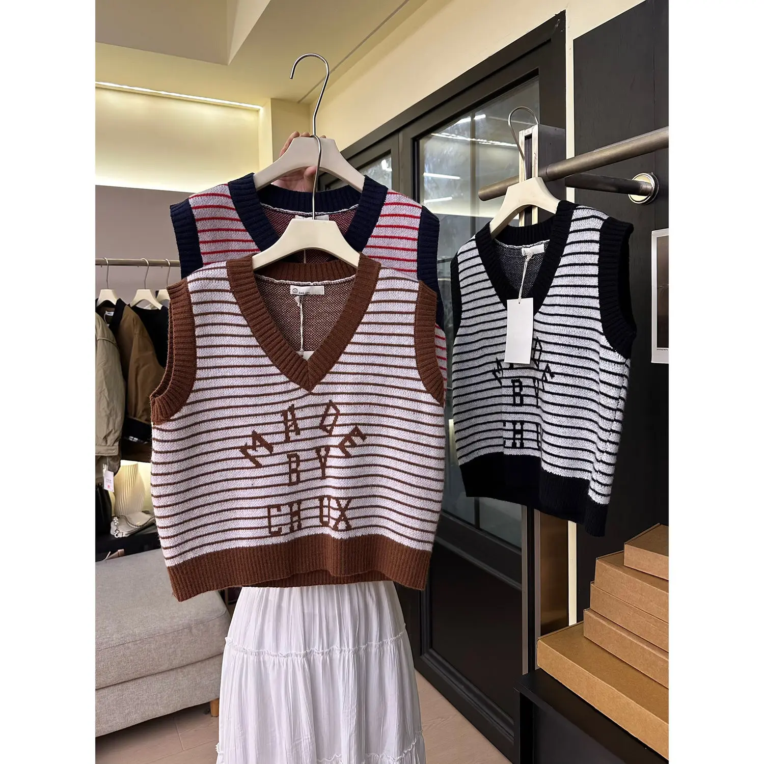 

Women's ort Striped Knit Vest Q85 Autumn Winter Loose V-Ne Layering Base Warm Thiened No-Sve Commute Sle