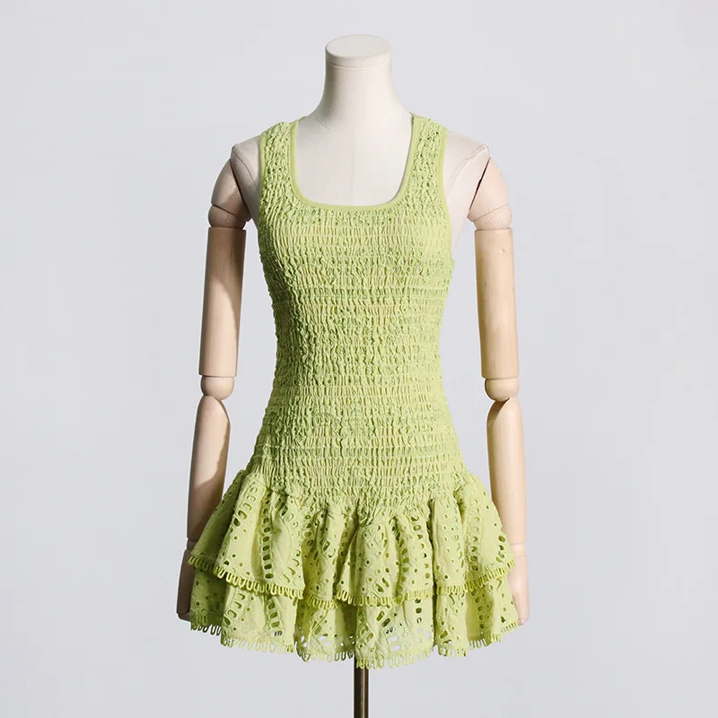 Grünes, solides, schlankmachendes Minikleid, ärmellos, hohe Taille, Urlaubsdruck, Stickerei, Baumwolle, kurzes Kuchenkleid, minimalistische Damenmode