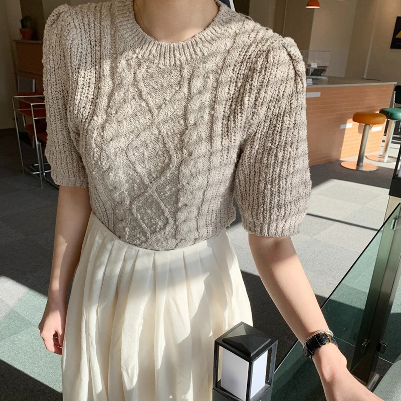 เสื้อสเวตเตอร์ถักไหมพรมผู้หญิงสำหรับต้นฤดูใบไม้ผลิ ดีไซน์เก๋ เรียบง่าย ใช้งานได้หลากหลาย คอกลม ทรงพอดีตัว ให้ความอบอุ่น สร้างความร้อน กระชับรูปร่าง