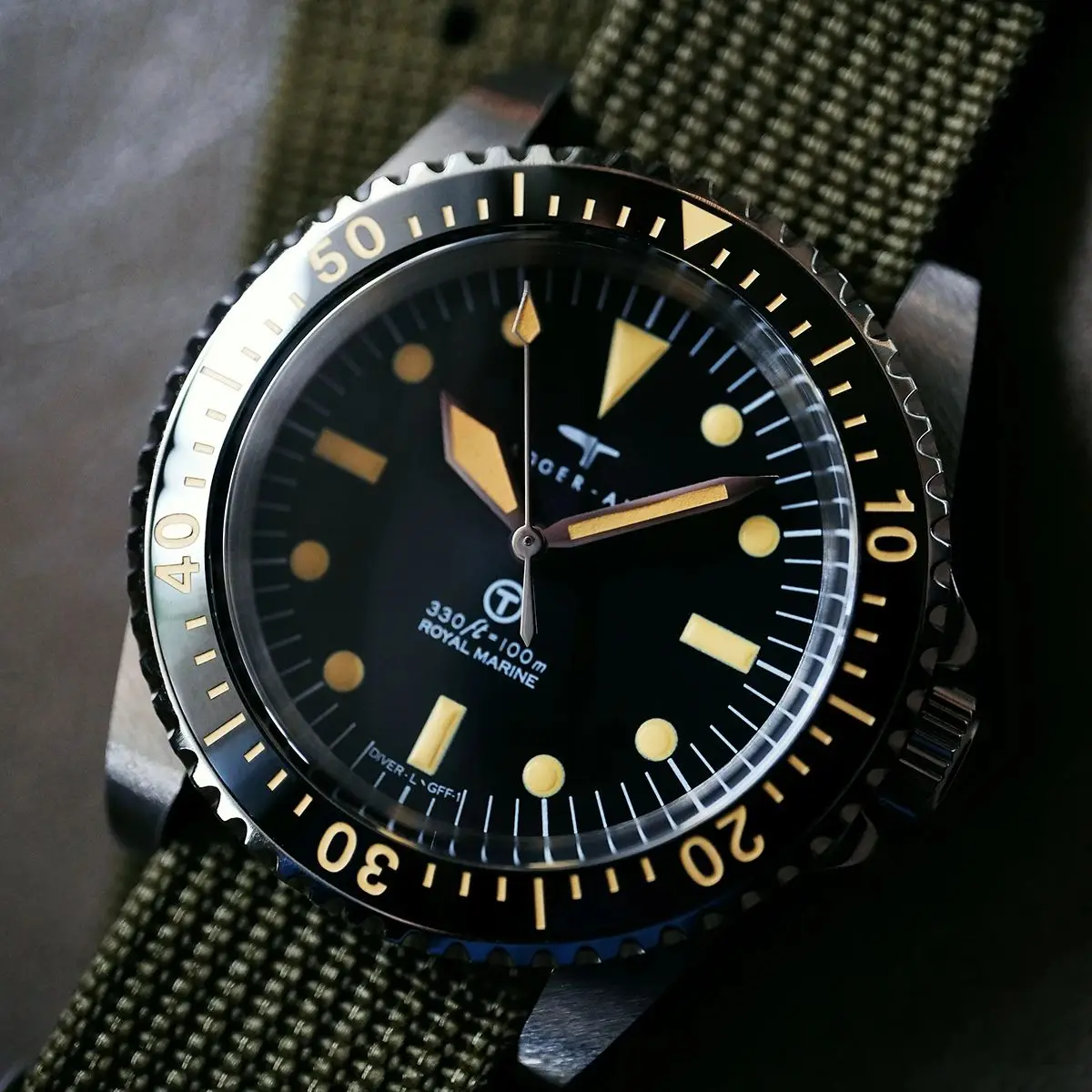 DAGGERAXE Herren-Taucheruhr, 39,5 mm, automatische mechanische Armbanduhr, 10 Bar wasserdicht, C3, leuchtender Saphir, NH35-Keramik-Cola-Lünette
