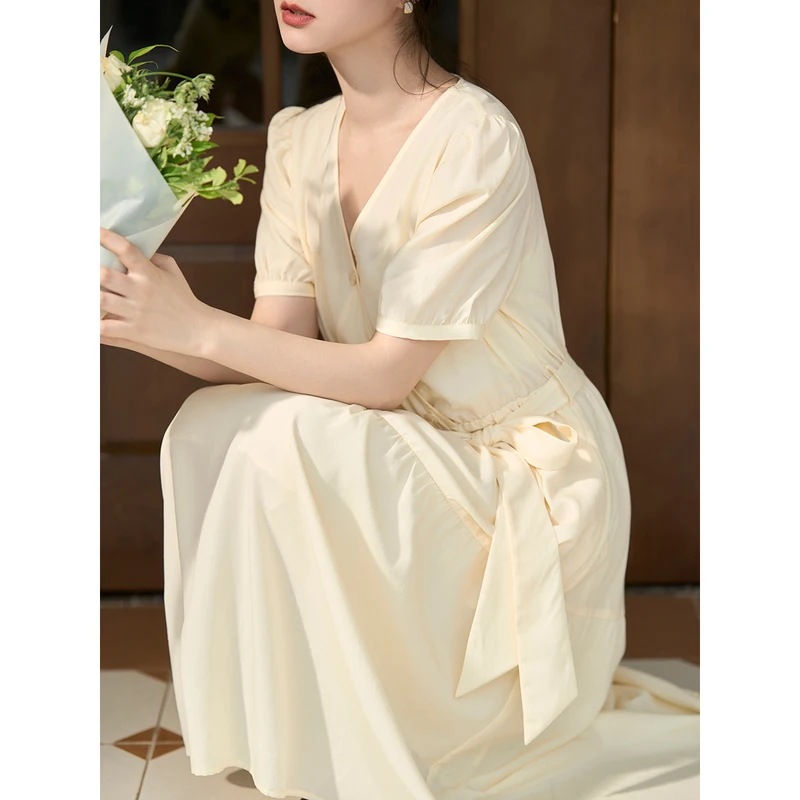 INMAN Women Dress 2023 Summer Bishop Sleeve Diagonal Placket V-neck A-shaped Pleated Design French Elegant Apricot Skirt