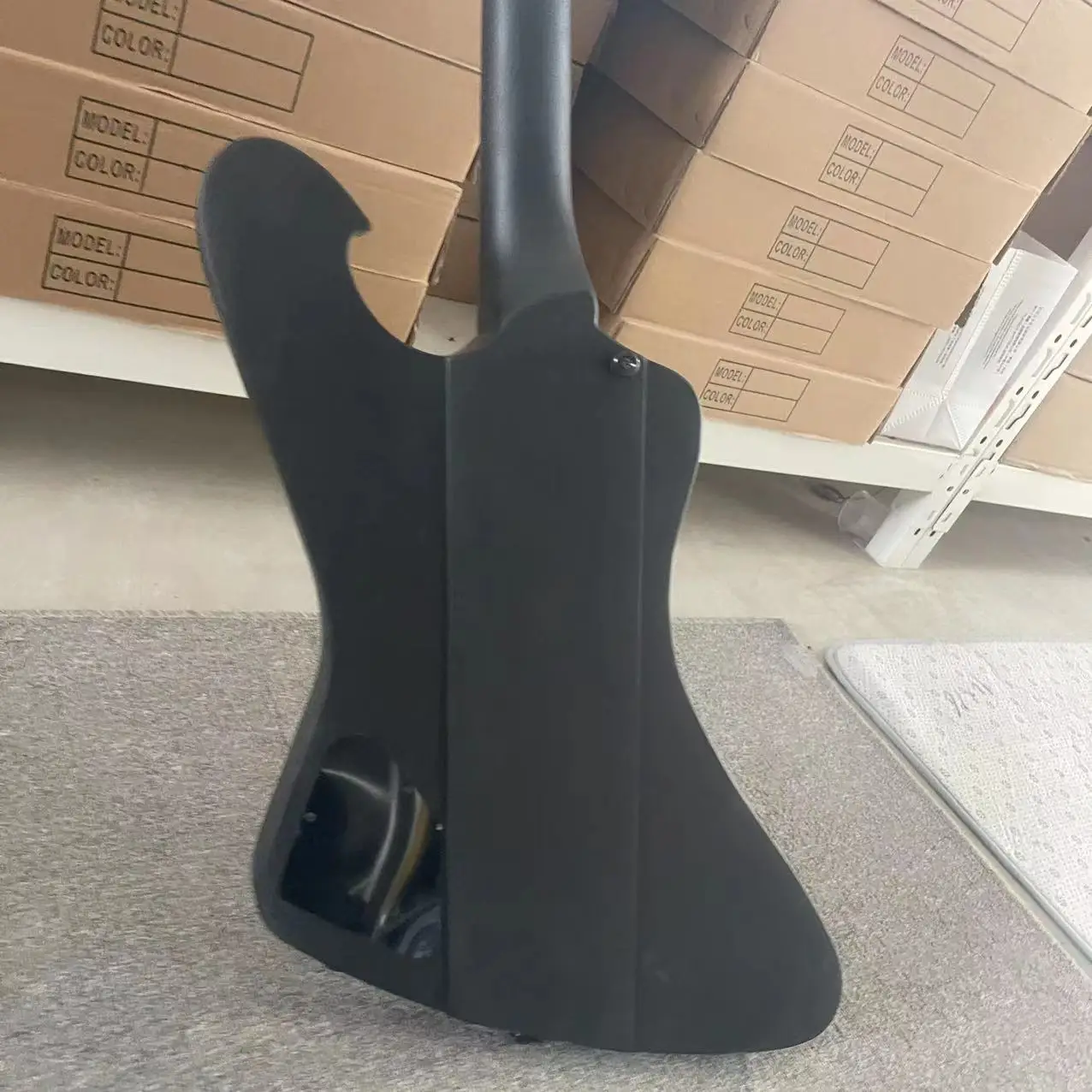 Heterotypic 6-string electric guitar with integrated electric guitar, black body, matte color, rose wood fingerboard, open picku