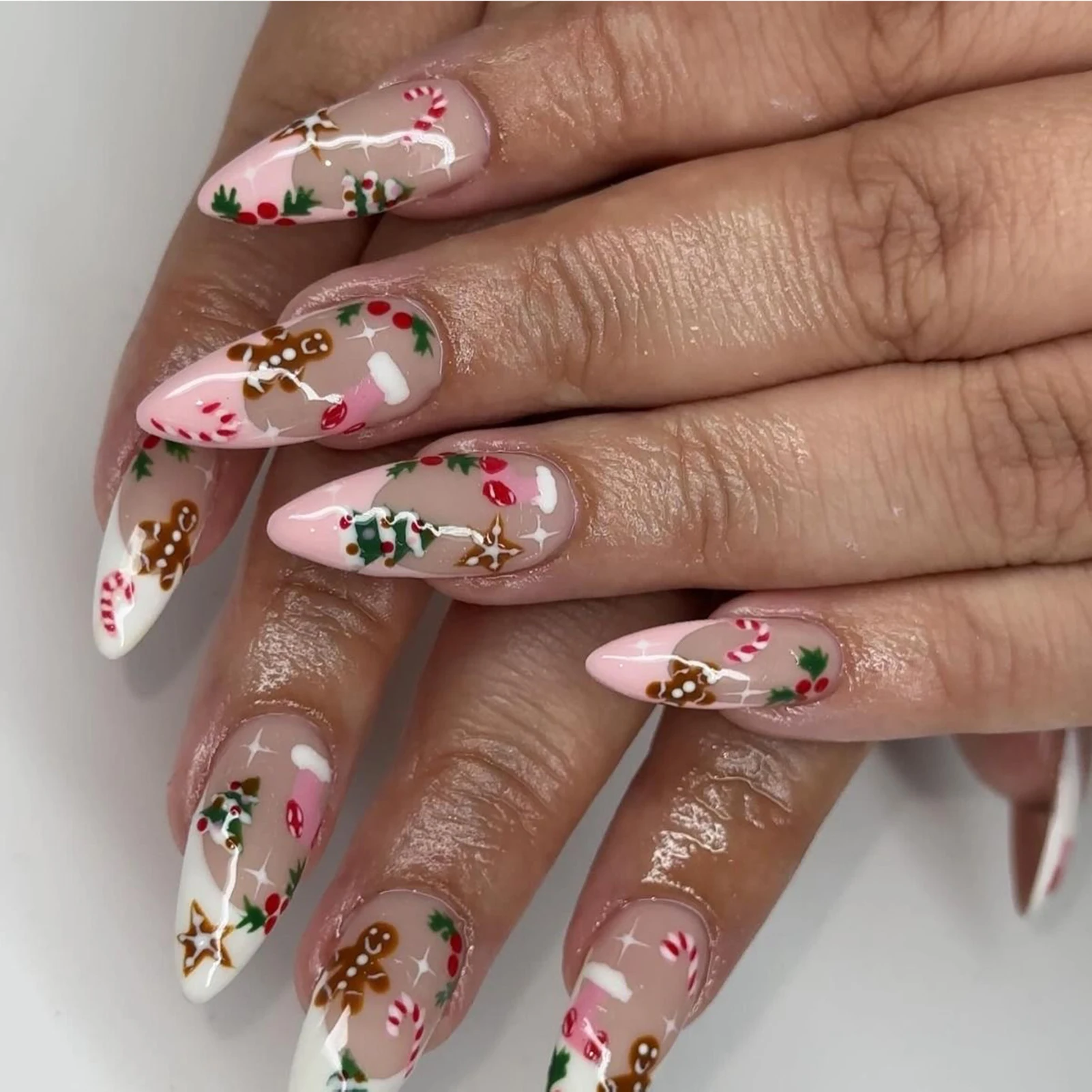 Women's Press On Nails Christmas Party Decoration Festive Holiday False Nails Set Cute Xmas Manicure Gift Accessories
