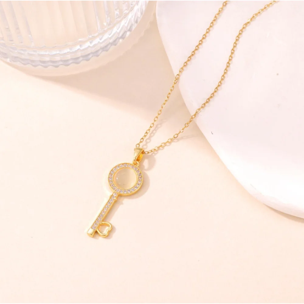 【Titanium Steel】Light luxury moon full of diamonds micro-inlay design Internet celebrity temperament shining necklace women'