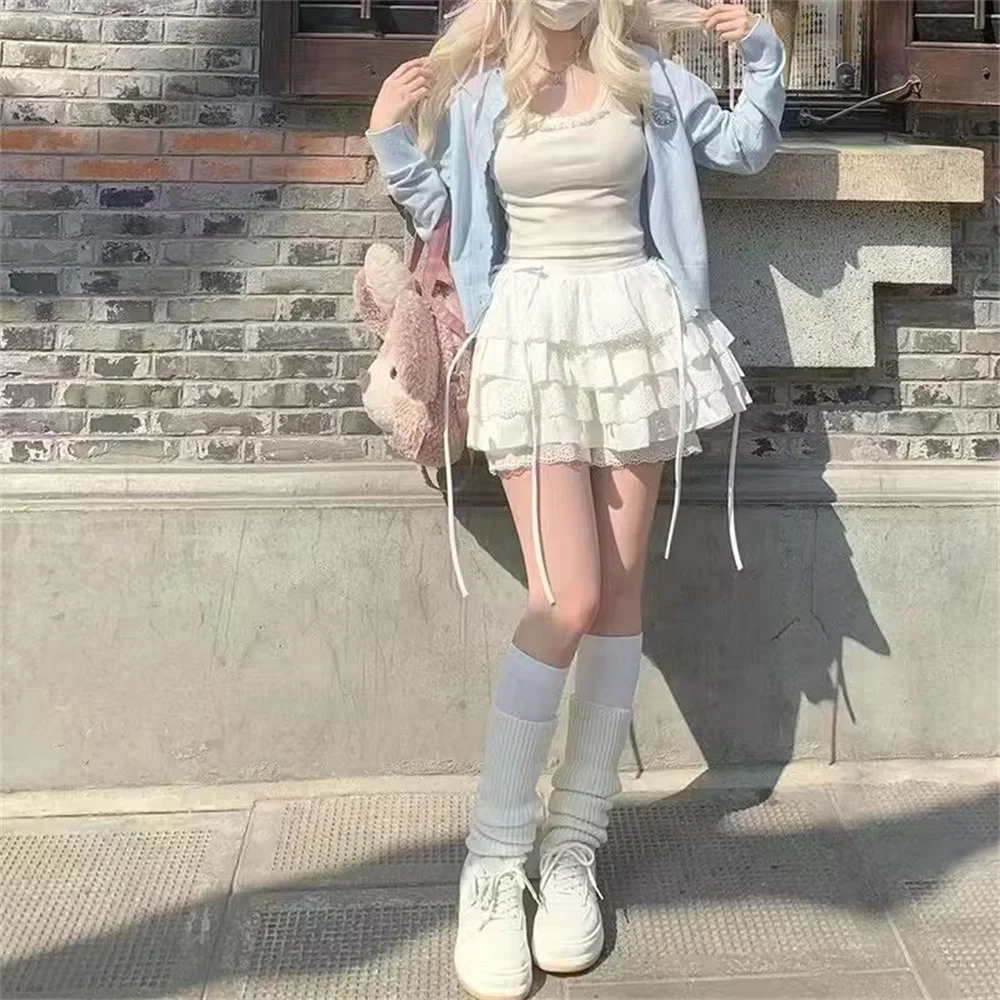 Minifalda coreana de encaje para mujer y niña, falda blanca plisada acampanada, moda japonesa, novedad de verano 2024