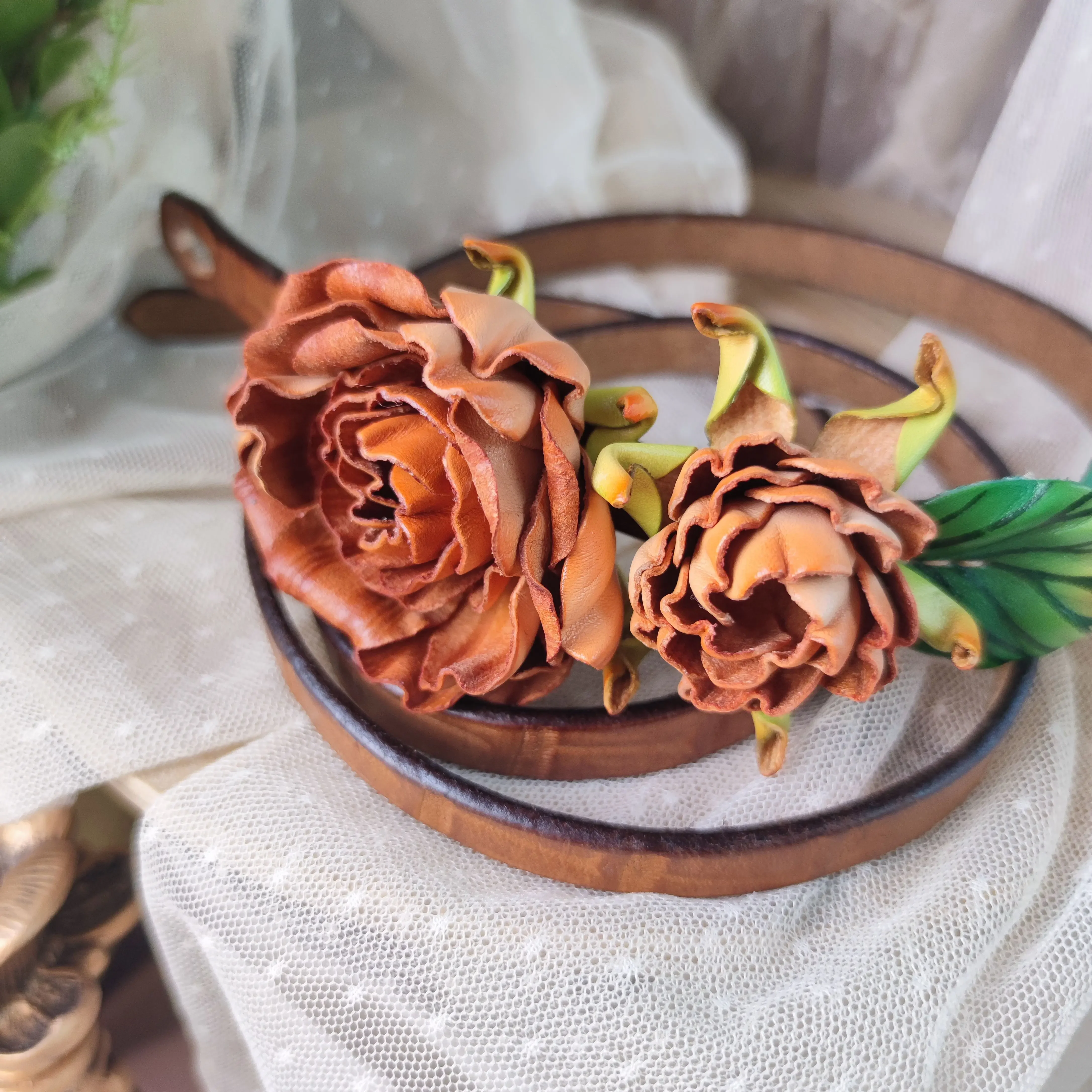 Vintage Style Genuine Leather Belt for Women with3D Rose Flower Design Adjustable Waist Belt Handcrafted Retro Fashion Accessory