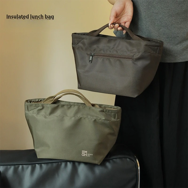 Polyester lightweight insulated hand-held lunch bag with zipper, large capacity, convenient to carry, student lunch box