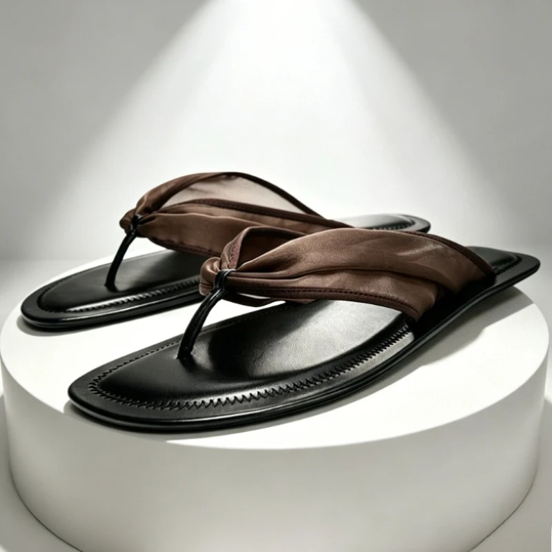 

Brown Mesh Clip Toe Detail Flip Flops Women Elegant Front Strap Open Toe Flat Slippers Light Comfortable Beach Shoes for Ladies