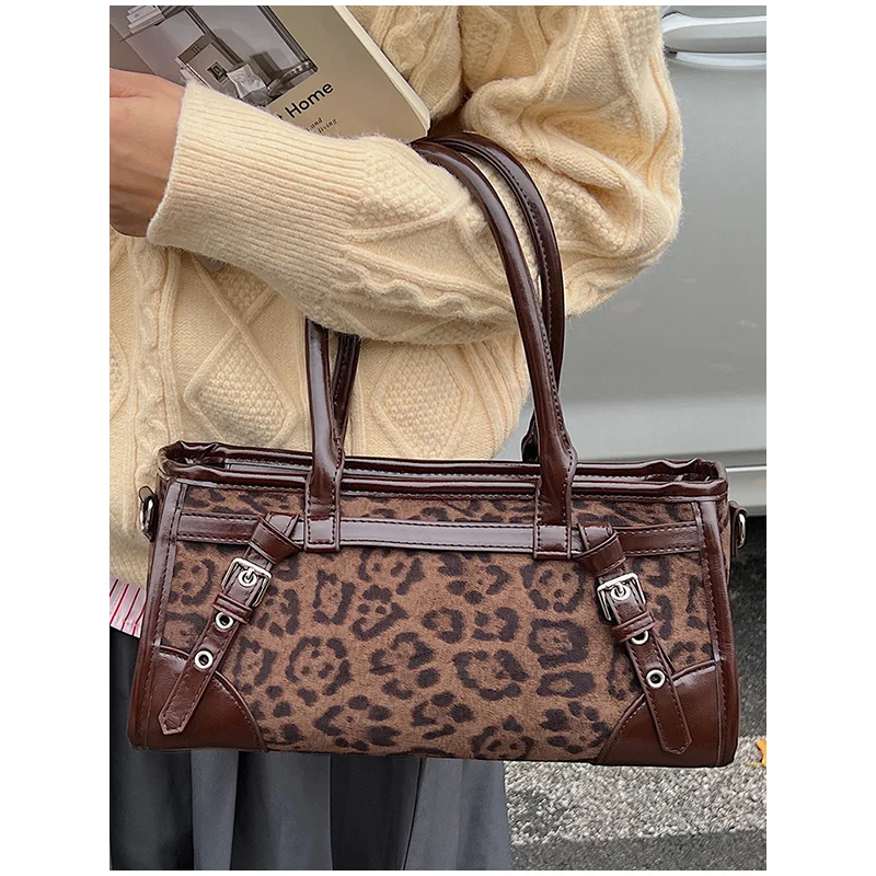 

Европа Америка Ретро сумка через плечо Модная сумка через плечо в мотоциклетном стиле Новая матовая классическая сумка Дизайнерские универсальные женские сумки