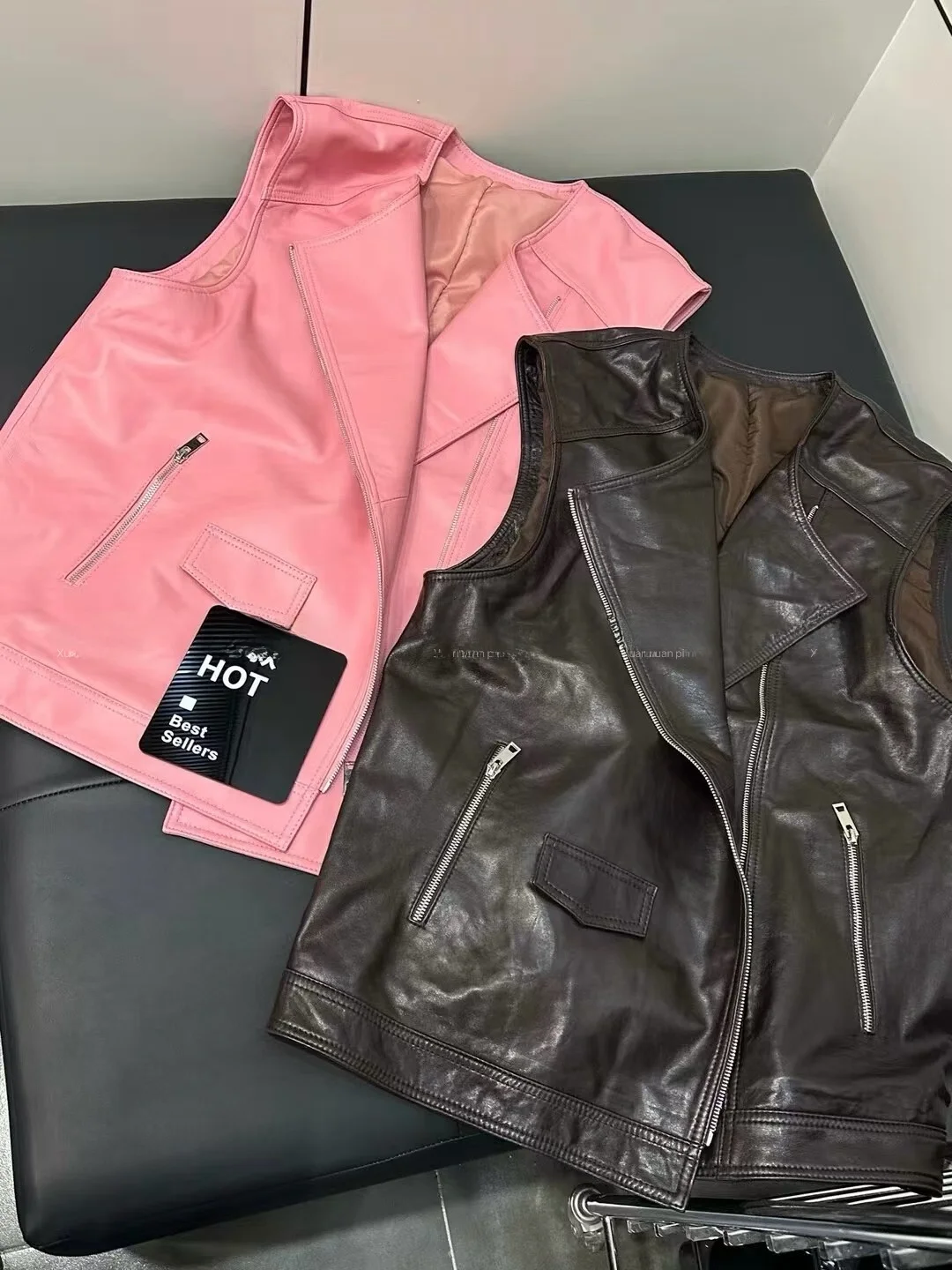 

2025 New Women's Leather Vest ort Sle Slim Fit No Sve Outerwear Trendy eepskin Faionable Casual Coat Jaet