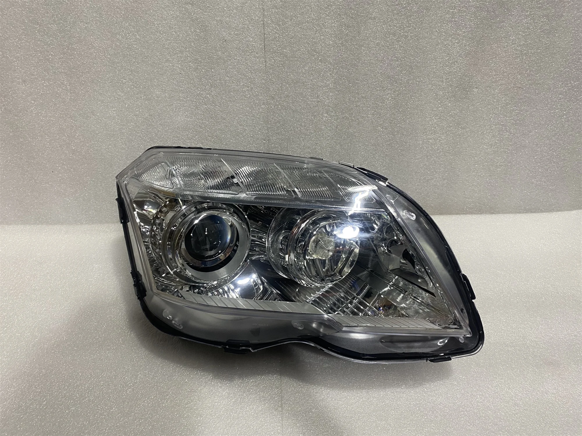 Original High-quality Headlights Suitable for Mercedes Benz GLK W204 X204 Hernia Headlights AFS Function