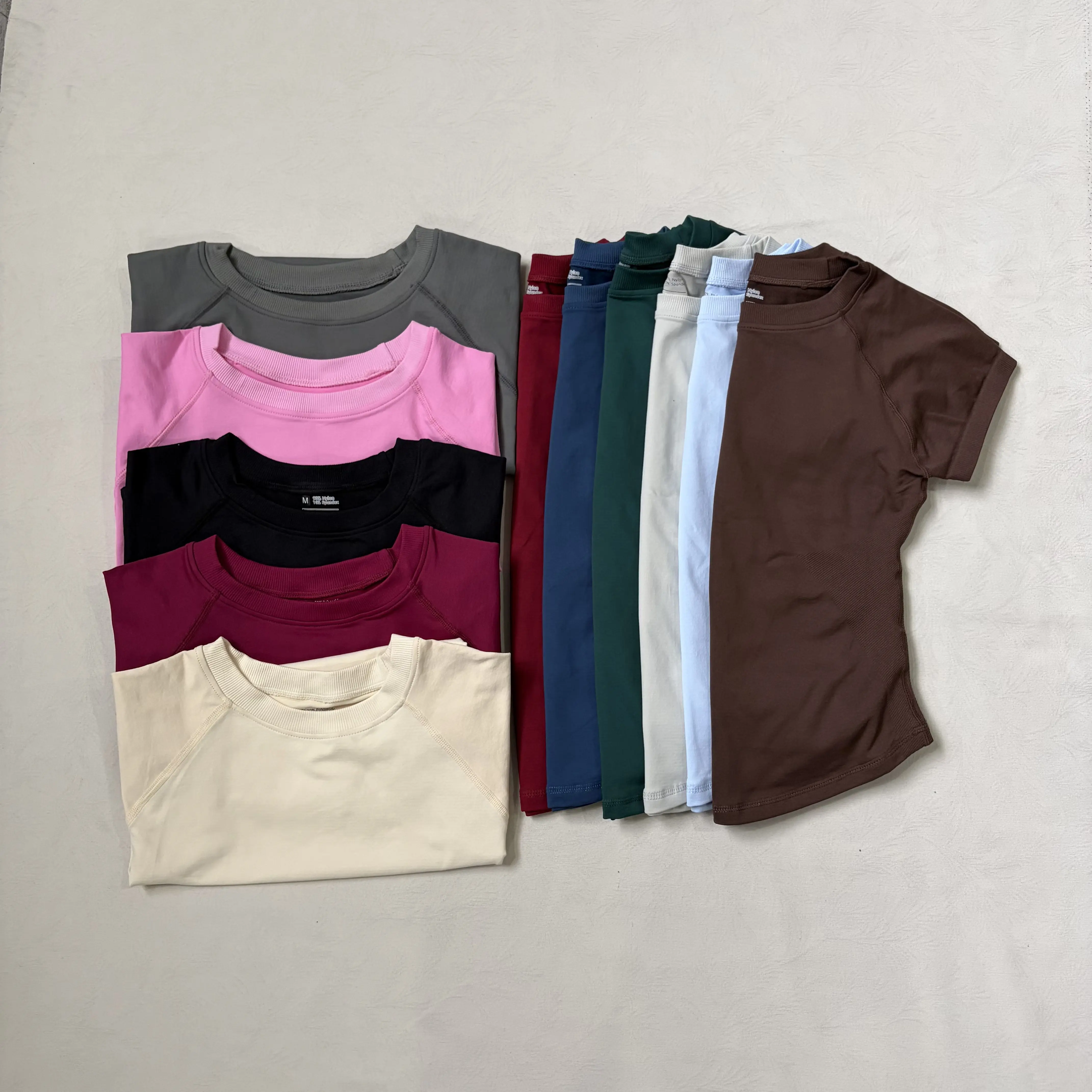 

Women's Seamless Yoga T-shirt, Quick Drying High Elastic Slim Sport Short Sleeve Yoga Pilates Sport T-shirt