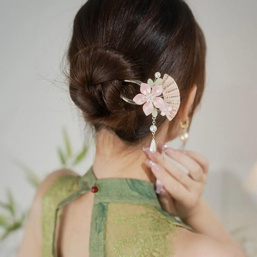 

Classic Floral Flowers Hair Stick Butterfly Tassel U Shaped Hair Stick Metal Hair Clip Hanfu Hair Stick Ladies