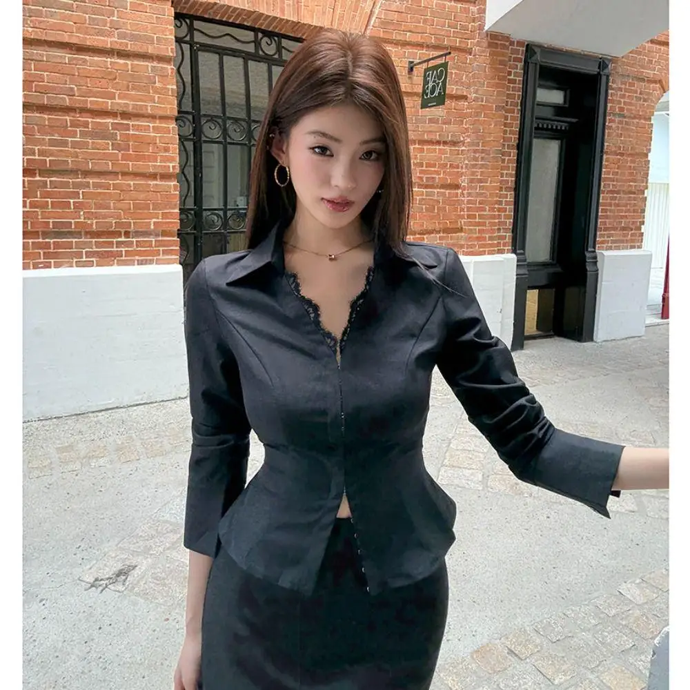 Spring and Autumn New French-Style Black Lace Shirt with V-Neck, Waist-Cinching, and Fishtail Hem
