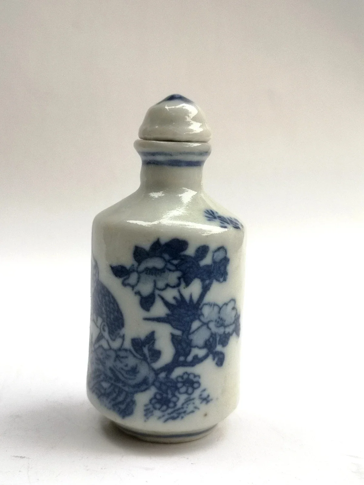 Collection Chinese Old blue-and-white Porcelain red-crowned crane Snuff Bottle Gift Decoration