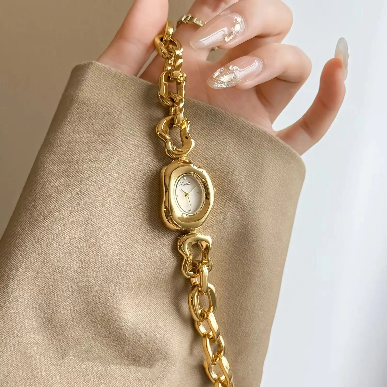 Light Luxury Fashion Original Brands Women's Watch Gold Irregular Design Hollow Bracelet Quartz Ladies Watches Gift