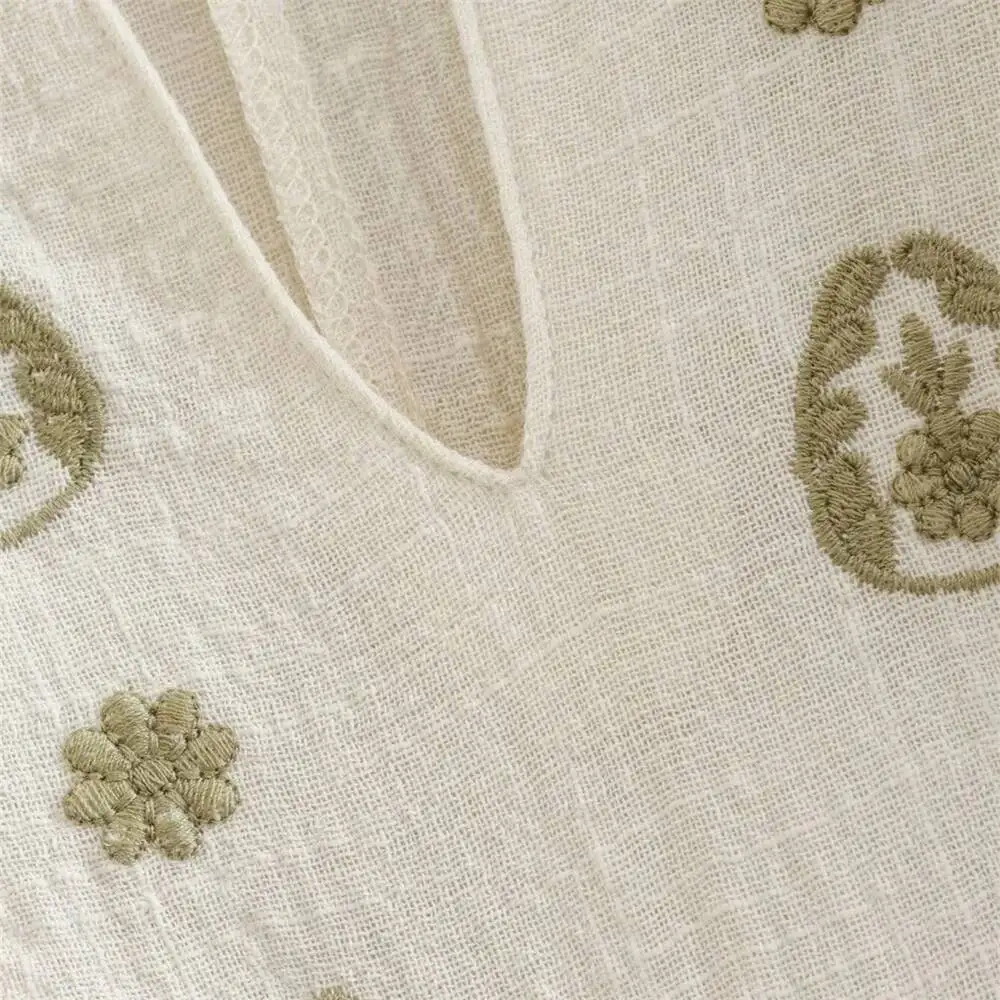 Camisa feminina retrô com decote em V e manga lanterna outono/inverno novo produto casual top bordado