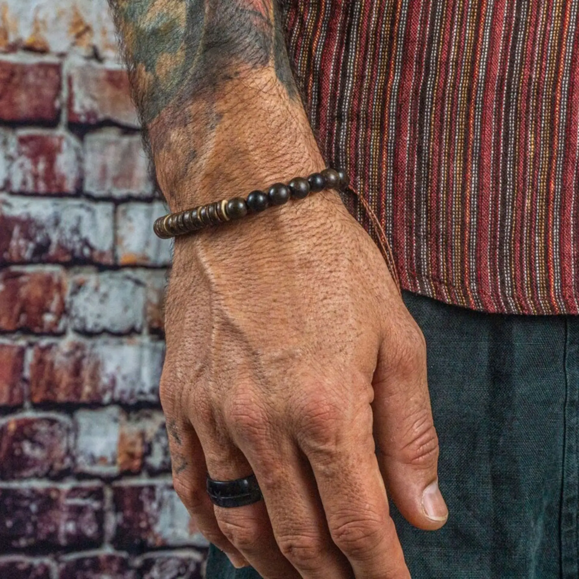WG 1pc Vintage Handmade Beaded Skull Bracelet For Men Wooden Coconut Shell Beaded Bracelet Jewelry view 3