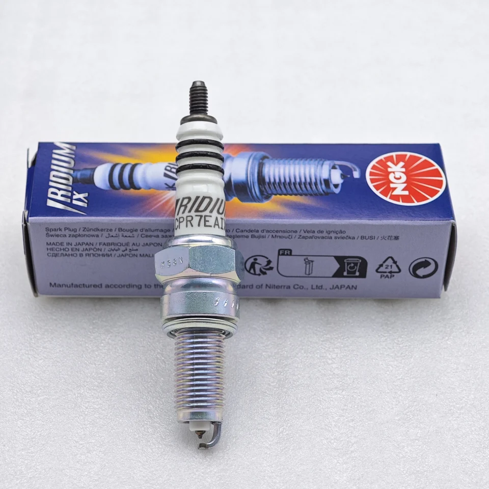 1pcs Original NGK Iridium Spark Plug CPR7EAIX-9 9198 is applicable
