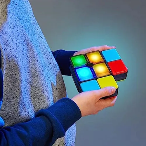 Imagen 2 del producto Juego Oonies Flipslide, juego electrónico portátil |   Flip, Slide y coincide con los colores para tocar el reloj - 4 modos de juego - Multiplay