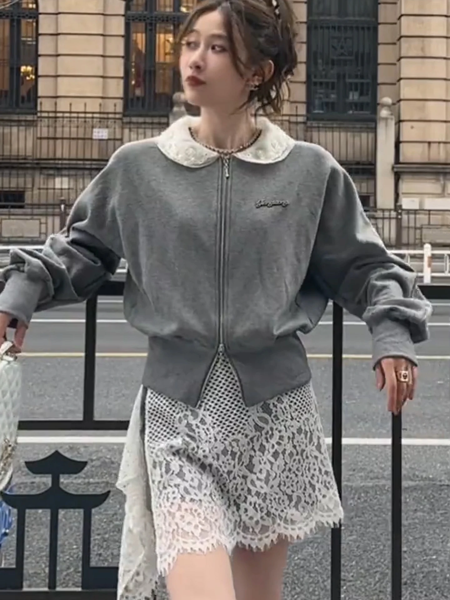 

Корейский стиль, цветной блок, кружевной воротник-стойка, толстовка на молнии, женская модная весенняя новинка, свободный крой, длинный рукав, полиэстер...