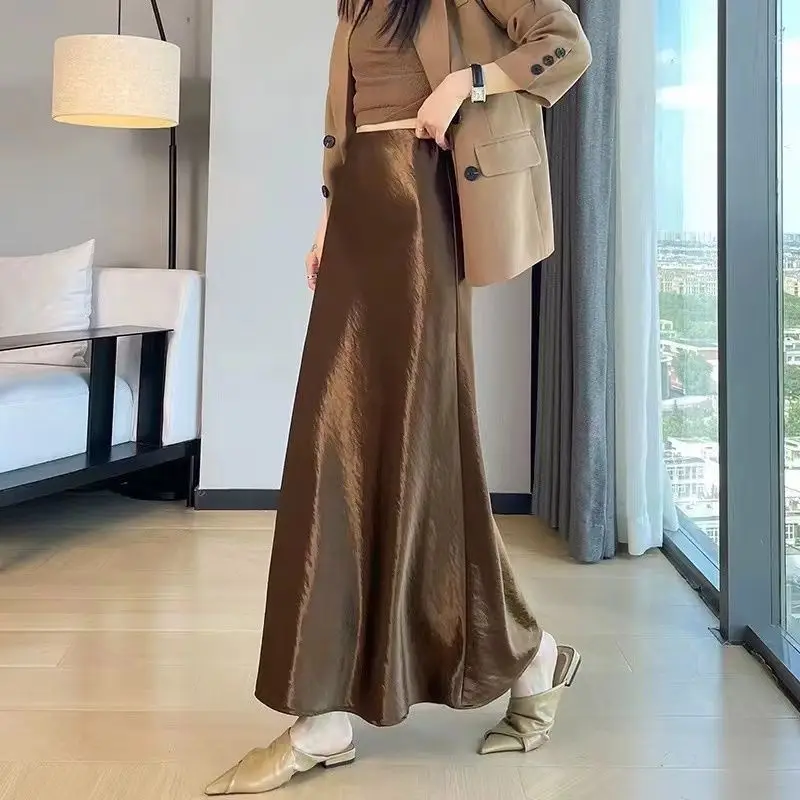 New High-end Gloss Satin Glowing Three-dimensional Pearlescent Classic Fishtail Skirt