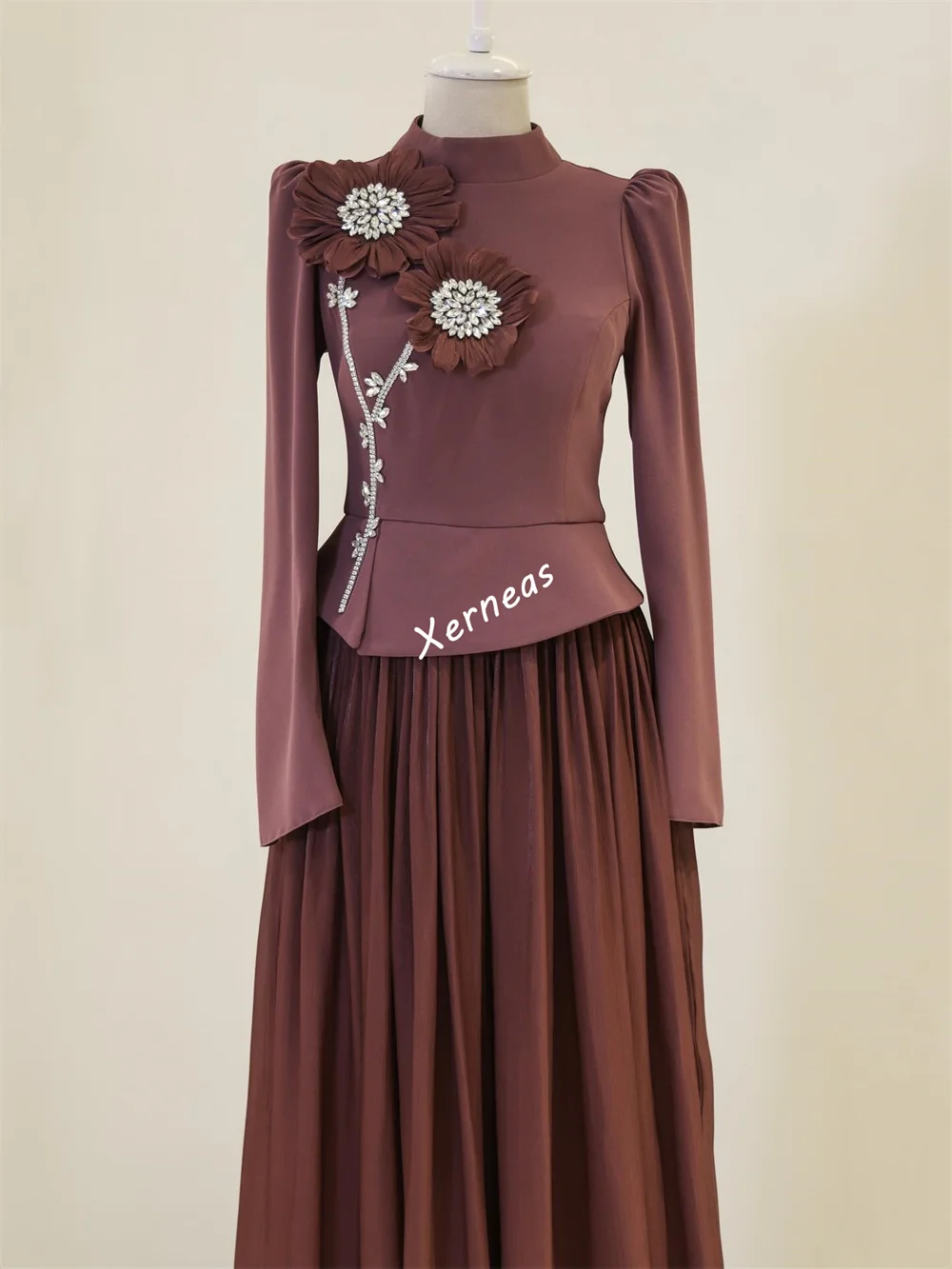 تخصيص جيرسي حجر الراين اليدوية زهرة عالية الياقة فساتين طويلة مناسبة مخصصة المرأة مساء أنيقة حفل زفاف