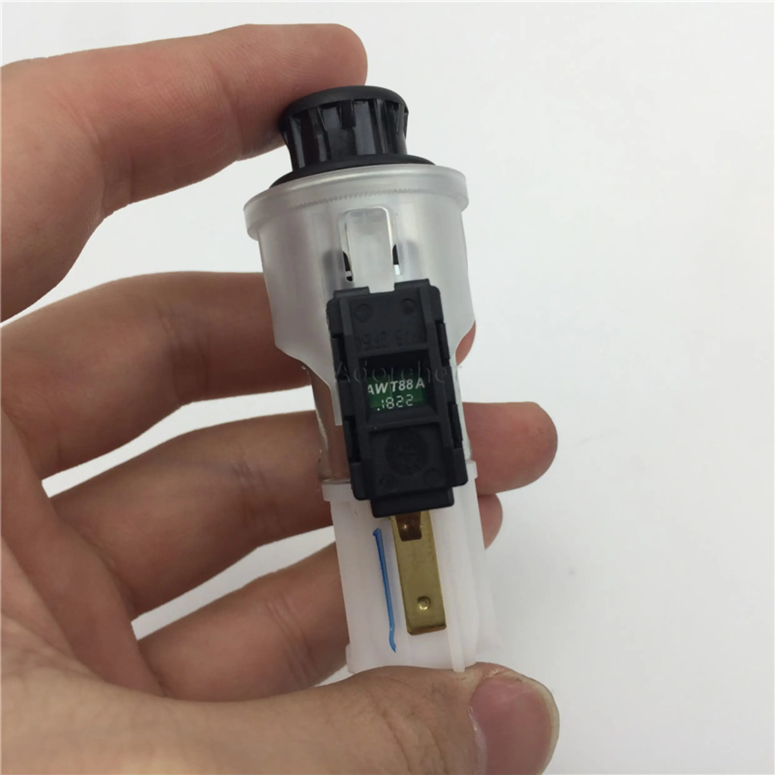 

1PC For Golf 7 Golf 7.5 MK7 MK7.5 Cigar Lighter White Light Cigarette lighter Head Cigarette Lighter Base Assembly Auto Parts