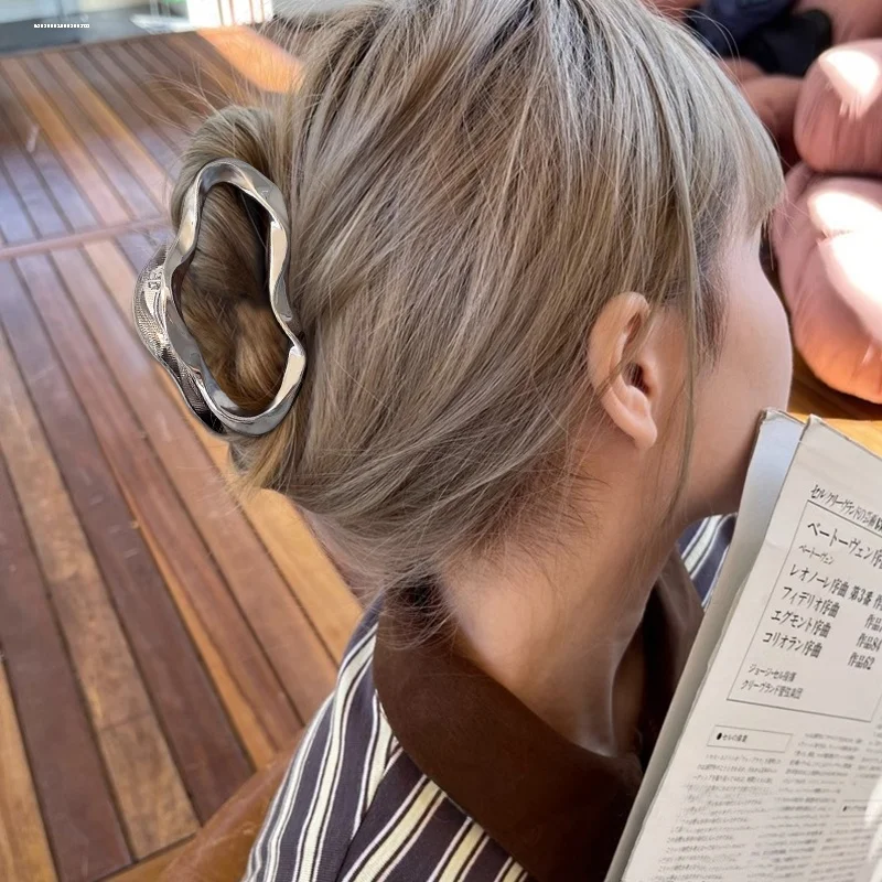 

Ele Cloud Hairpin Versatile Hair Accories Bananas Clip for Women's Hair Sling Sli Design Alloy Material